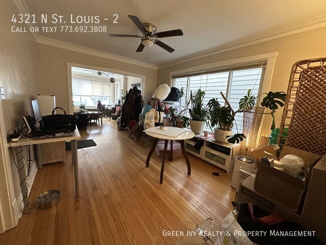 Building Photo - Awesome, Spacious, Updated, Sun-Filled, Ir...