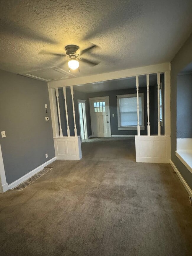 Building Photo - 11515 Hackett St