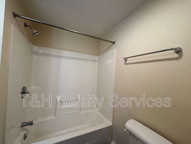 Building Photo - 609 1/2 South Crystal Street