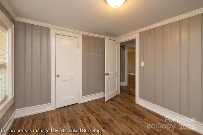 Building Photo - 757 S 5th St