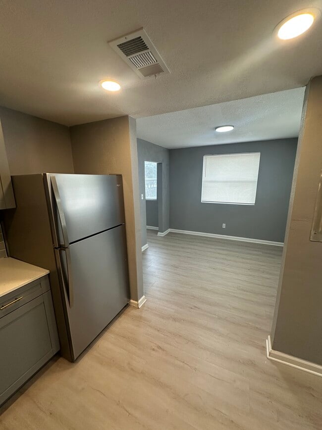 Building Photo - 3150 Belden Cir