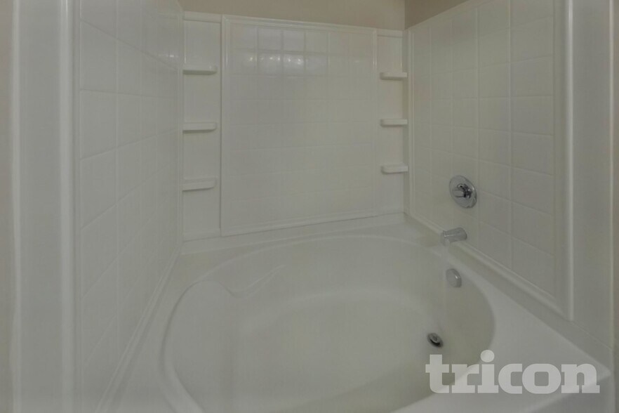 Building Photo - 528 Gentle Breeze Ln