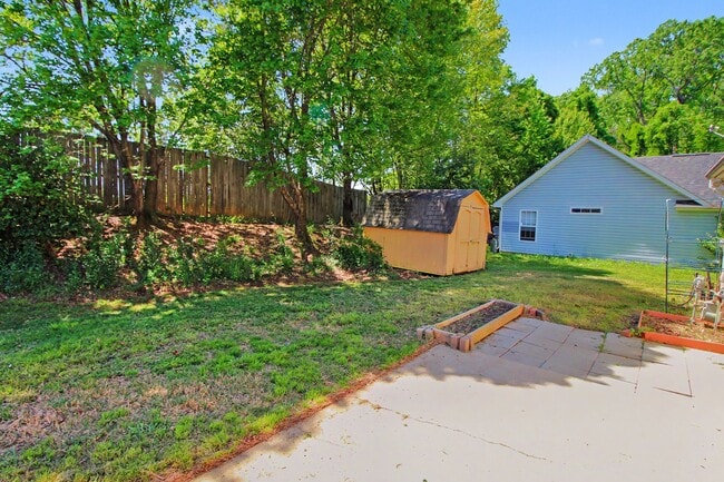 Building Photo - Beautifully Updated Ranch Home