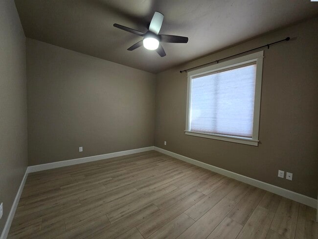Building Photo - 3/4 Acre lot with Pool/Hot and Lawn Care I...