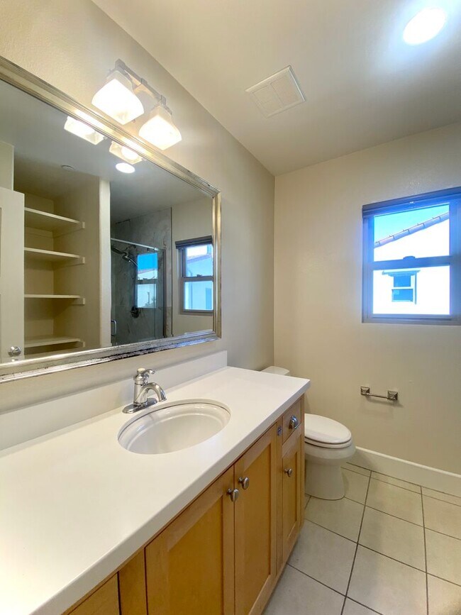 Building Photo - Modern Fremont Home with Expansive Loft for Rent!