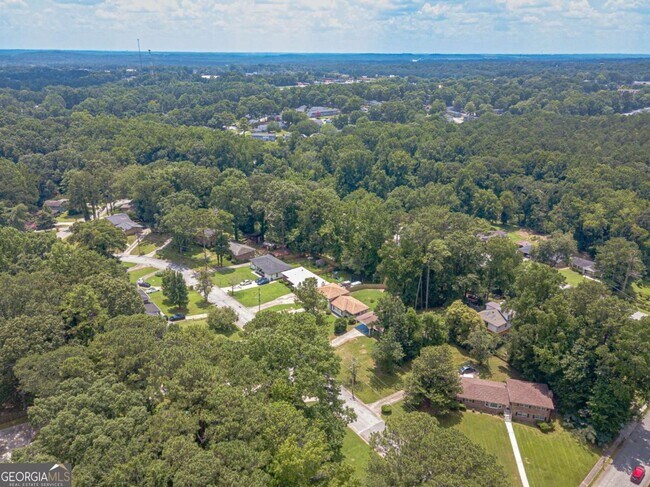 Building Photo - 2352 Glendale Dr