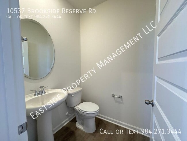 Building Photo - 10537 Brookside Reserve Rd