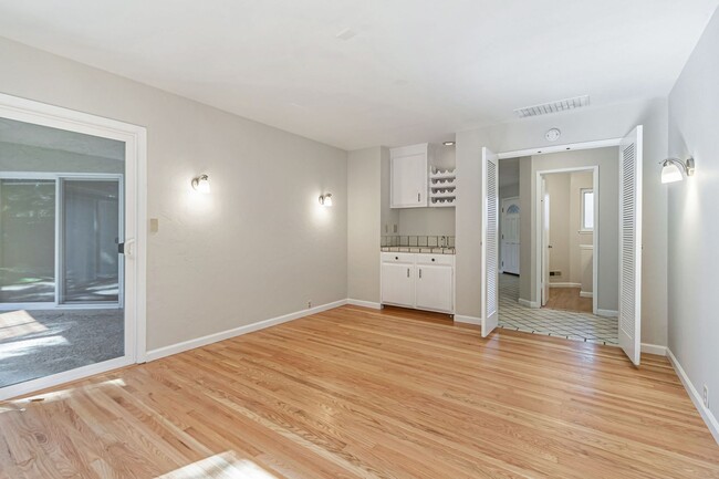 Building Photo - Beautiful Remodeled 5-Bedroom Los Altos Home