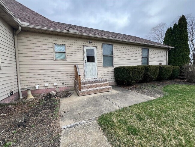 Building Photo - 6456 S Rim Cir