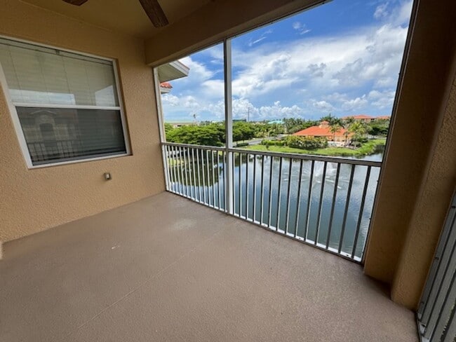 Building Photo - 2 bedroom 2 bathroom Condo in Terraces at ...