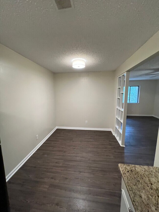 Building Photo - Newly renovated Quadplex with close proximity to Harbison Blvd - 3641 Apt C