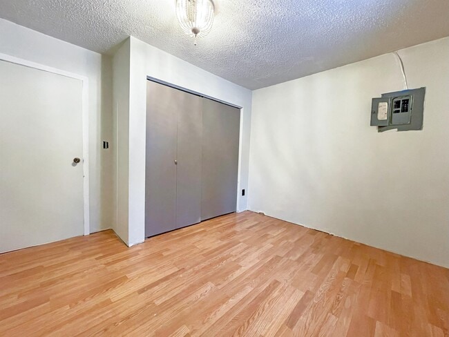 Building Photo - 2239 Independence Cir E