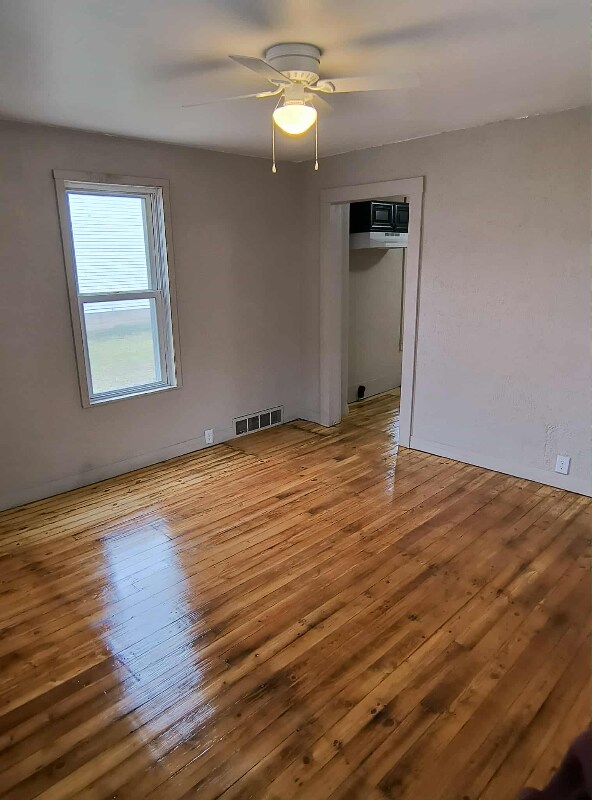 Building Photo - 2231 Charles St