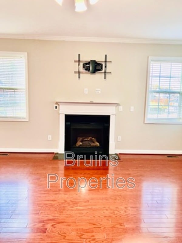 Building Photo - 2324 Alderbrook Dr