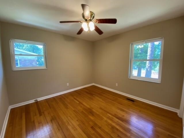 Building Photo - 899 Tamarack Ave