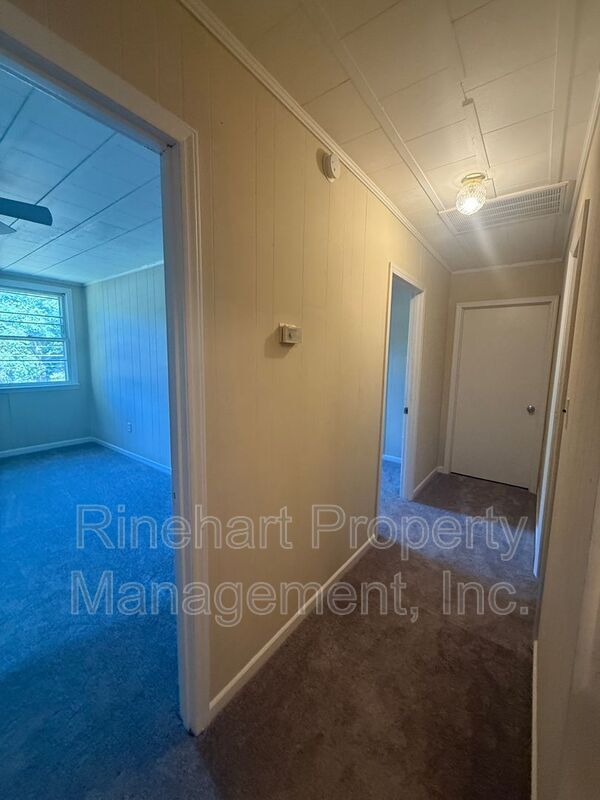 Building Photo - 303 Calhoun St