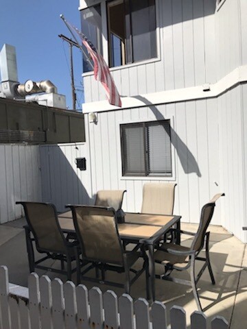 Building Photo - 806 Seagirt Ct