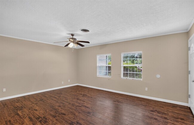 Building Photo - 5418 Grand Lake St