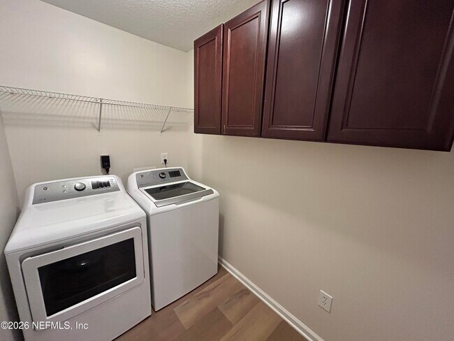 Building Photo - 13916 Fish Eagle Dr E