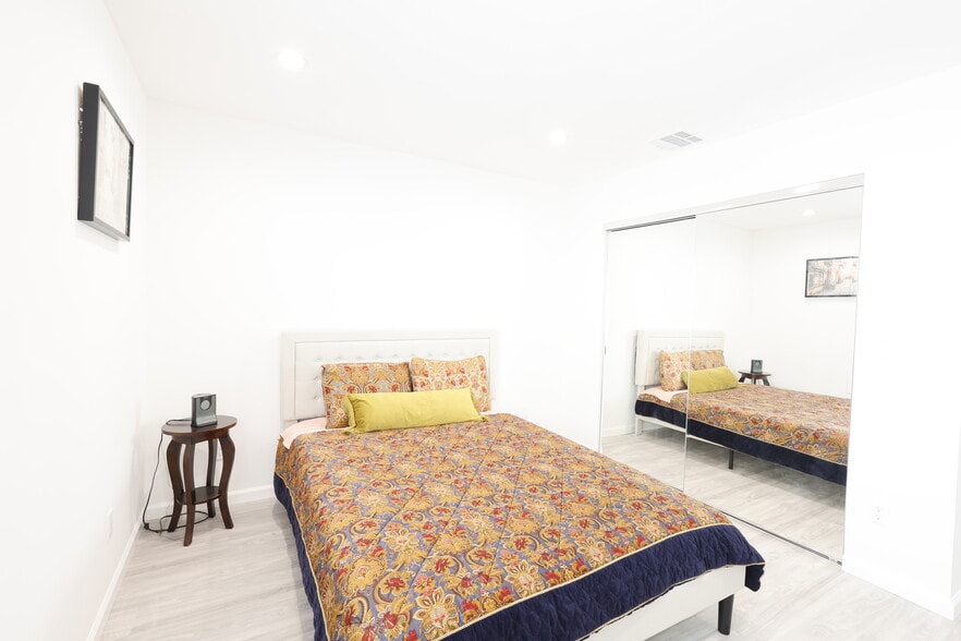 Building Photo - 18623 Bryant St