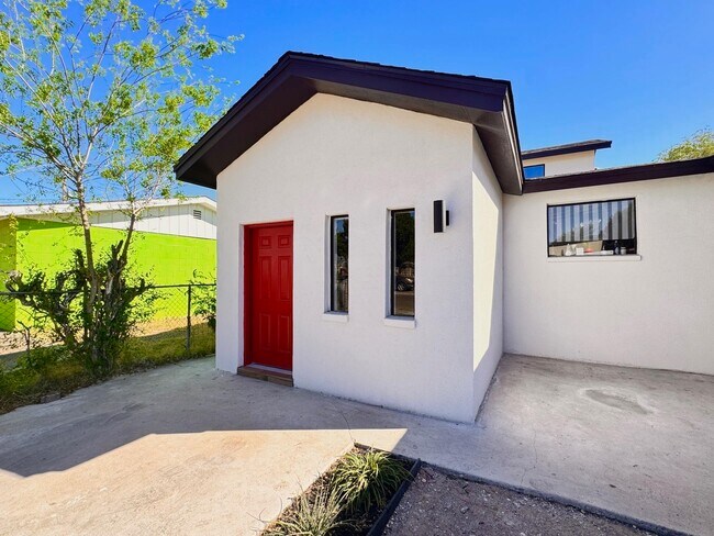 Building Photo - 1515 Madison St