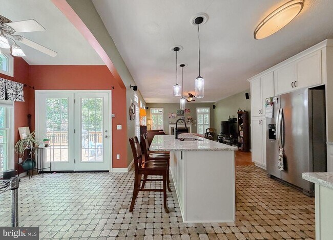 Building Photo - 23118 Silverberry Way