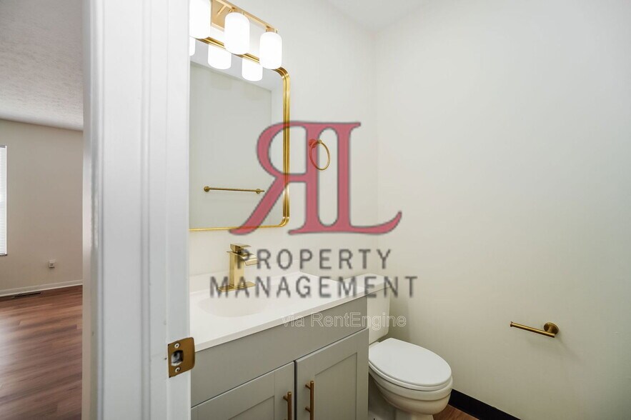 Building Photo - 3132 Rotunda Ct N
