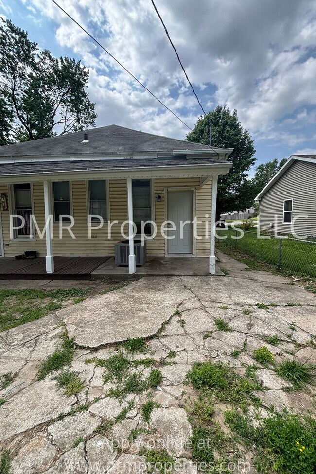 Building Photo - 615 E Highland Ave