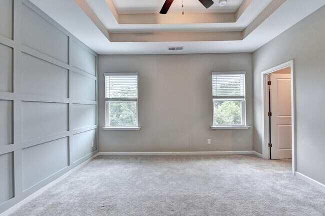Building Photo - 4655 White St