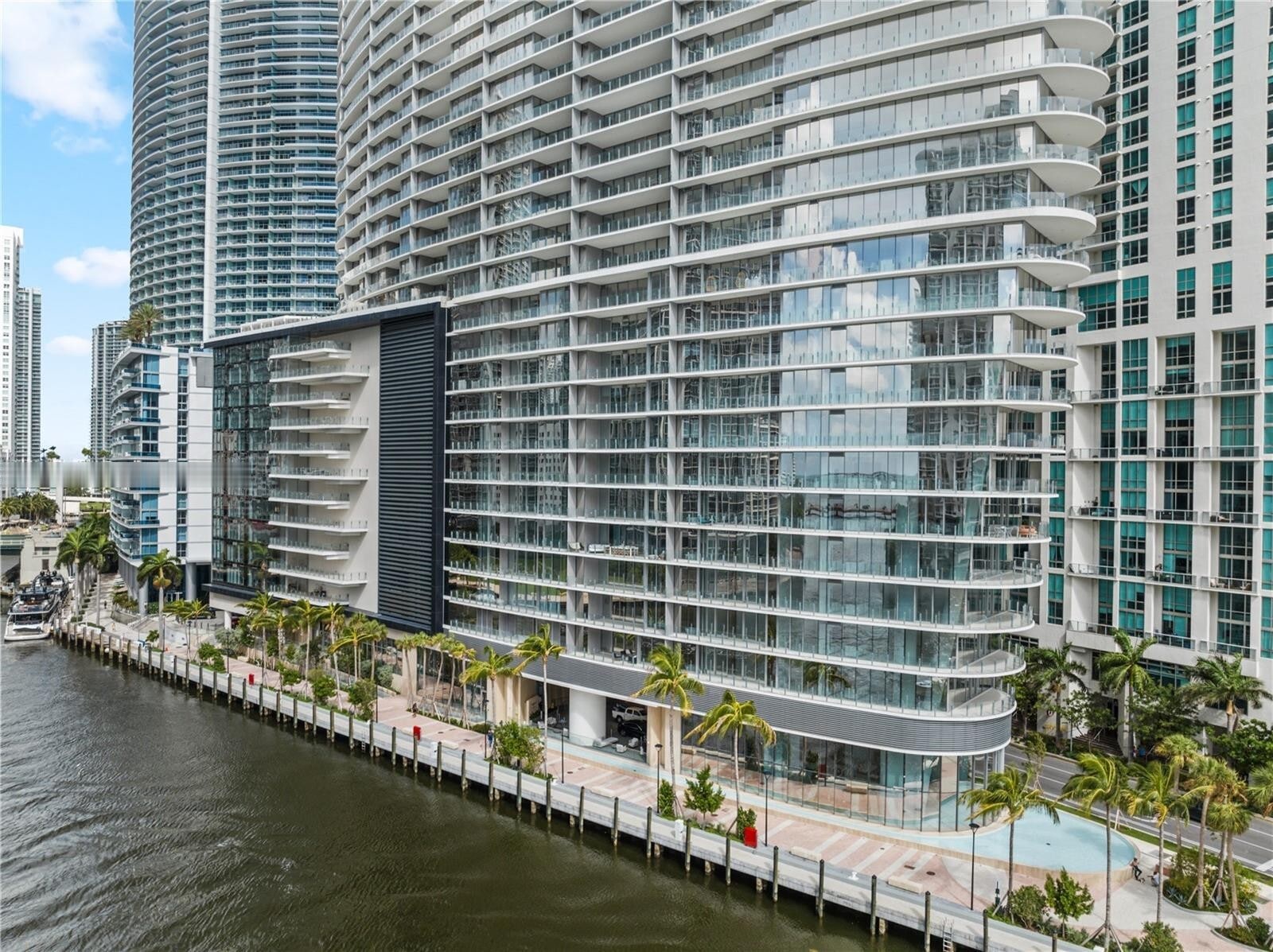 Building Photo - 300 Biscayne Boulevard Way