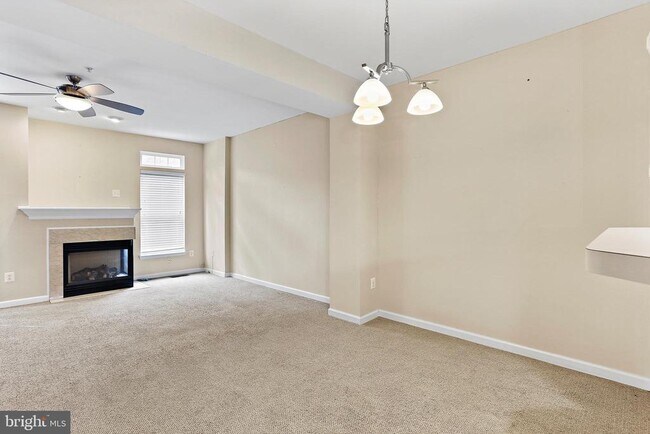 Building Photo - 570 Eisenhower Dr