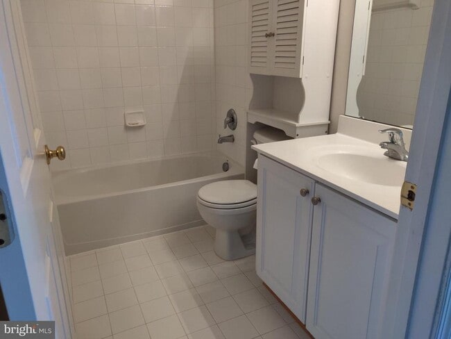 Building Photo - 4638 Odessa Dr