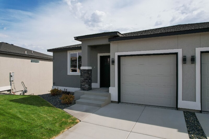 Building Photo - 734 Rio Vis Lp