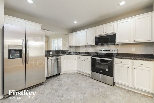 Building Photo - 503 Harvard Dr