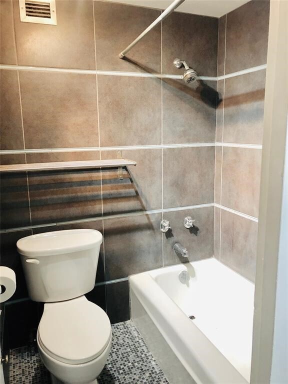 Building Photo - 2016 Main St