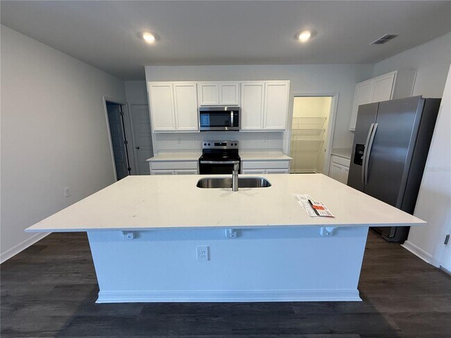 Building Photo - 4659 Ostero St