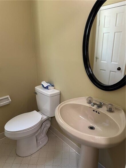 Building Photo - 3305 Maple Ridge Ct