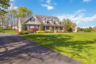 Building Photo - Effortless Charm in Over 3,000 Sq Ft of Li...