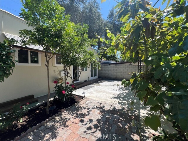 Building Photo - 1011 San Pascual Ave