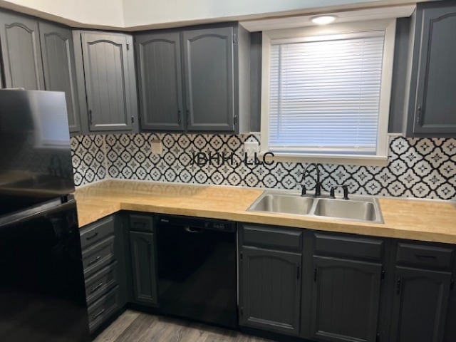 Kitchen- butcher block counters - 2821 N Avalon Pl