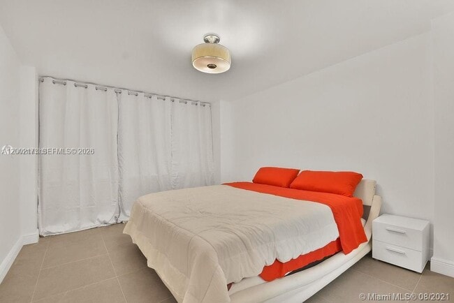 Building Photo - 18041 Biscayne Blvd