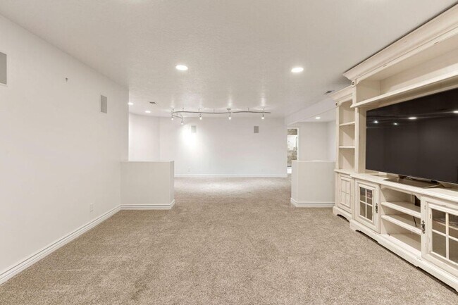 Building Photo - Beautiful Foremaster Ridge Home