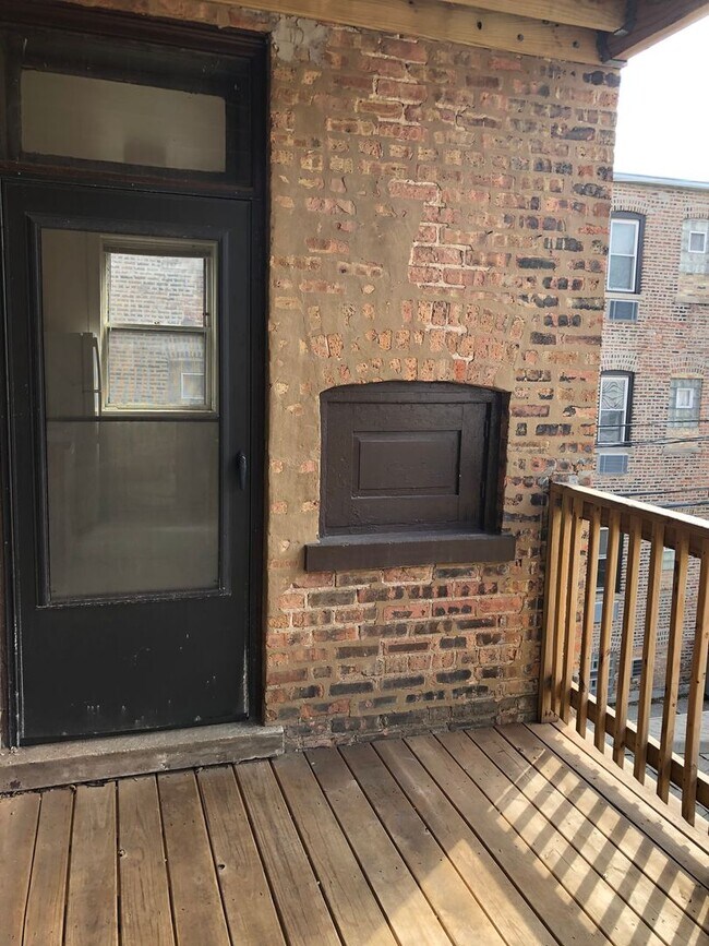 Building Photo - Spacious Lincoln Square