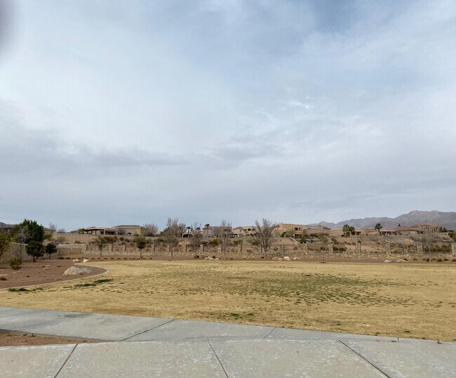 Building Photo - 1470 Senda Del Sol Ln