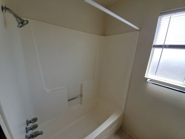 Building Photo - 431 S 16th St