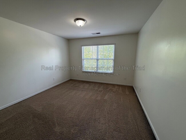 Building Photo - 1759 Waverly Oaks Dr