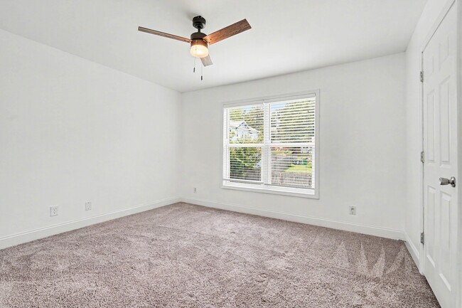 Building Photo - 1800 Berryhill Rd