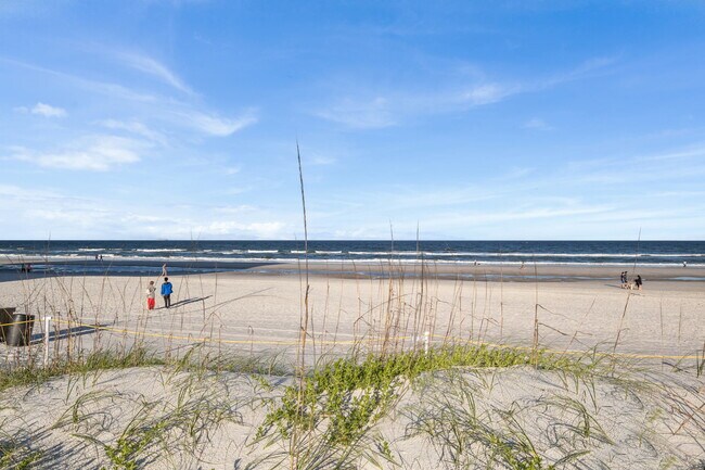 Building Photo - 1107 1st St S