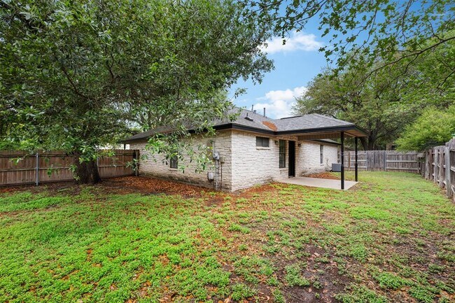 Building Photo - 2306 Alimony Cove