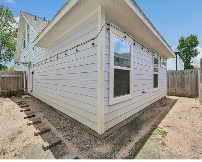 Building Photo - 16708 Stonefield St